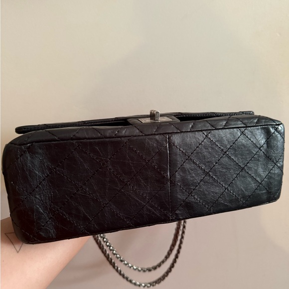 SOLD!!! CHANEL Reissue 2.55 Aged Lambskin Silver Size 226 - Picture 5 of 9